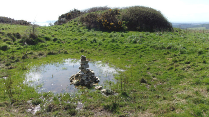 A barrow near Chalky Road.