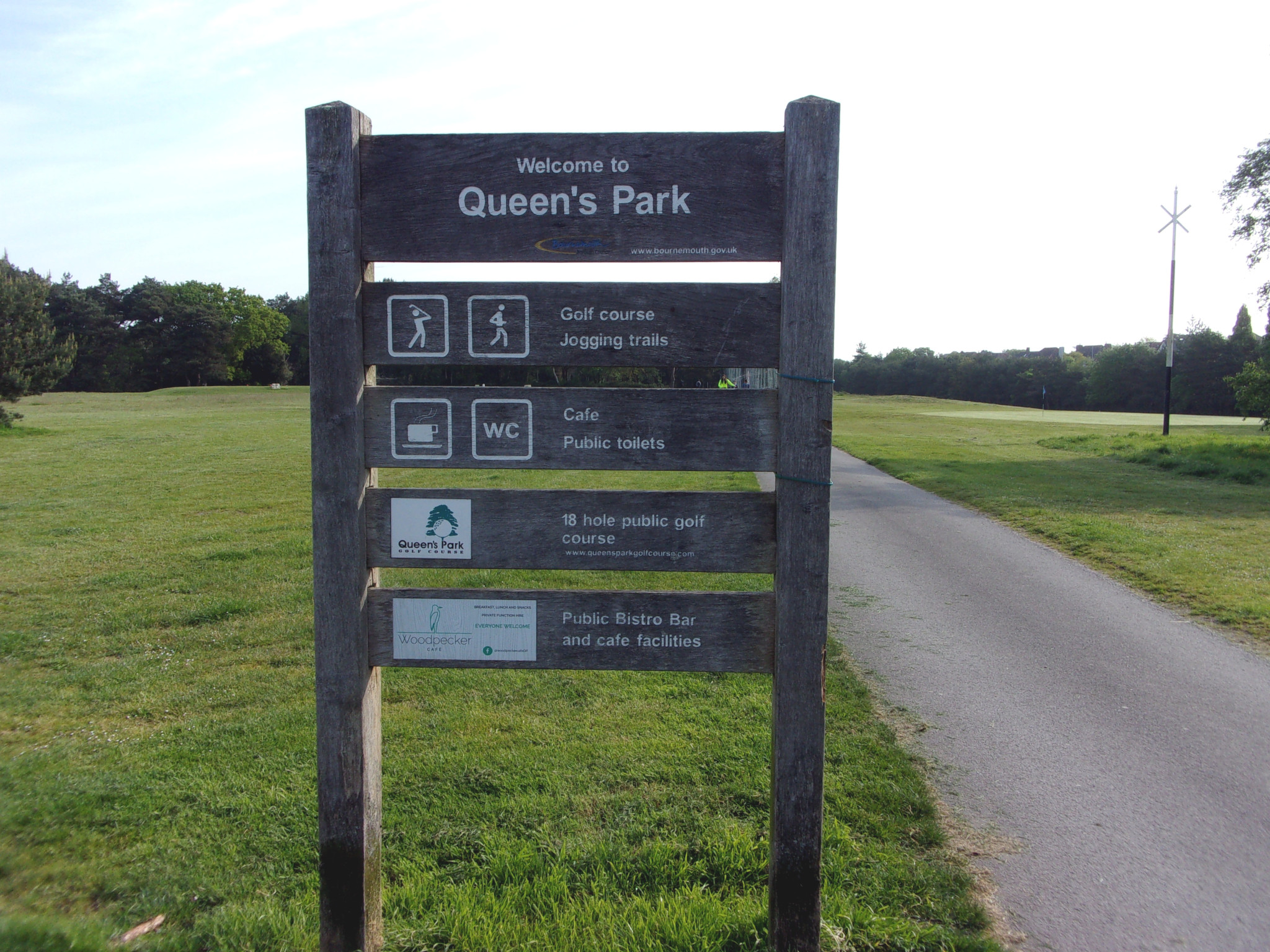 Entrance sign of Queen’s Park.