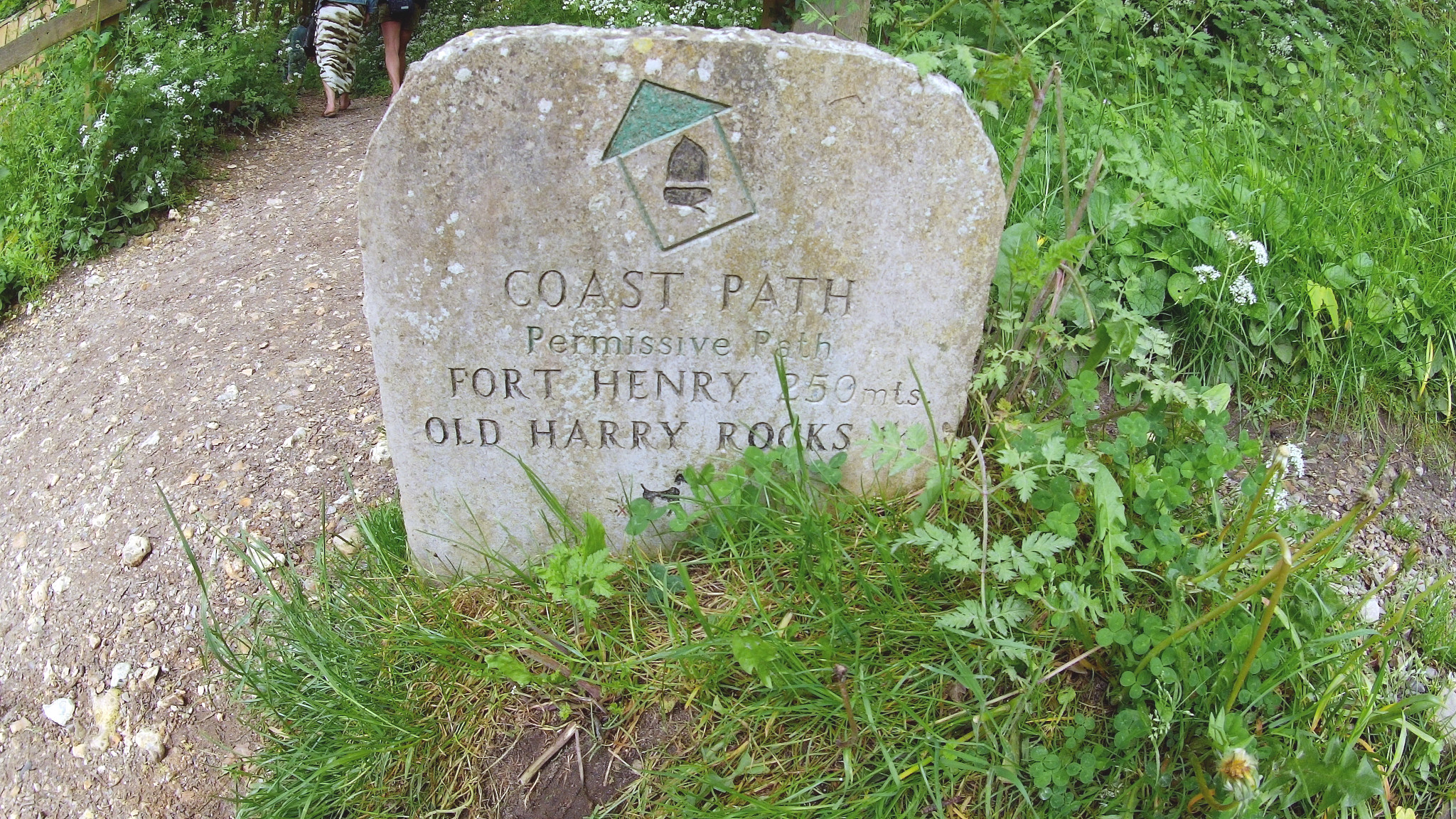 Stone signpost near Fort Henry.