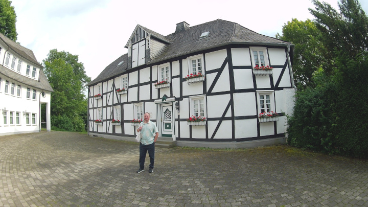 Schmalen Haus.