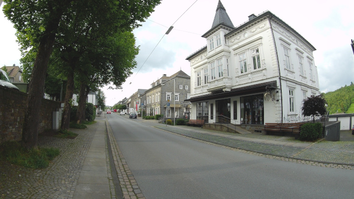 At Oststraße.
